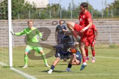 A - Junioren Bundesliga -  Saison 2023/2024 - FC Ingolstadt 04 - FSV Mainz 05 - Lous Babatz Torwart Mainz - Ognjen Drakulic rot FCI - Foto: Meyer Jürgen