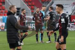 2.BL; FC Ingolstadt 04 - SG Dynamo Dresden; Sieg Jubel Freude nach dem Spiel 3:0, Michael Heinloth (17, FCI) Rico Preißinger (6, FCI) Torwart Fabijan Buntic (24, FCI) Nils Roeseler (13, FCI) Maximilian Beister (11, FCI) Dominik Franke (3 FCI)