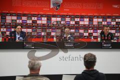 3.Liga - Saison 2022/2023 - FC Ingolstadt 04 -  - Pressekonferenz - Sportdirektor Ivica Grlic (FCI) links - Geschäftsführer Sport und Kommunikation Dietmar Beiersdorfer (FCI) rechts -  Kristina Richter mitte - - Foto: Meyer Jürgen