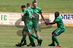 BZL - Oberbayern - SV Manching - TSV Rohrbach - Der 1:0 Führungstreffer durch Simon Berger Manching - jubel - Ousseynou Tamba (#10 Manching) -  Quendrim Hoti (14 Manching) - Faruc Rencber (#4 Manching) - Foto: Jürgen Meyer