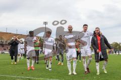 3. Liga; VfB Oldenburg - FC Ingolstadt 04; Spieler bedanken sich bei den Fans, Ehrenrunde, David Kopacz (29, FCI) Calvin Brackelmann (17, FCI) Nico Antonitsch (5, FCI) Denis Linsmayer (23, FCI) Hans Nunoo Sarpei (18 FCI) Torwart Marius Funk (1, FCI) Patri