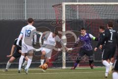 AUDI Amateuercup - Saison 2024/25 - TSV Etting - TSV Reichertshofen - Beyazit Bulut weiss Reichertshofen - Filip Festner Torwart Etting - Foto: Meyer Jürgen