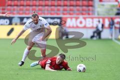 3. Liga; FC Ingolstadt 04 - 1. FC Schweinfurt 05; Zweikampf Kampf um den Ball Jonas Scholz (15, FCI) Wintzheimer Manuel (25 S05)