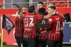 3. Liga; FC Ingolstadt 04 - Erzgebirge Aue; Tor Jubel Treffer Justin Butler (31, FCI) mit Tobias Bech (11, FCI) Pascal Testroet (37, FCI) Max Dittgen (10, FCI) Hans Nunoo Sarpei (18 FCI) Rico Preißinger (6, FCI) Calvin Brackelmann (17, FCI)