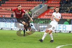 3. Liga; FC Ingolstadt 04 - Hallescher FC; Patrick Schmidt (9, FCI) schießt auf das Tor, Reddemann Sören (25 Halle)