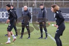 3. Liga; 1. Training nach Winterpause, 2023 FC Ingolstadt 04; Co-Trainer Mike Krannich (FCI) Co-Trainer Thomas Karg (FCI) Justin Butler (31, FCI) Tim Civeja (8, FCI)