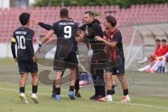 *** Bayernliga Nord - Saison 2025/26 - FC Ingolstadt 04 II - Jahn Regensburg II - Der 1:1 Ausgleichstreffer durch Ognjen Draculic (Nr.9 - FC Ingolstadt II) - jubel -  Cheftrainer Patrick Schönfeld (FC Ingolstadt II) - Foto: Meyer Jürgen