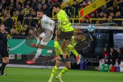 DFB Pokal - Saison 2021/2022 - Borussia Dortmund - FC Ingolstadt 04 - Fatih Kaya (#9 FCI) - Mats Hummels (#15 Dortmund) - Foto: Stefan Bösl