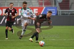 2.BL; FC Ingolstadt 04 - Hannover 96; Zweikampf Kampf um den Ball Jan Hendrik Marx (26, FCI) Hendrik Weydandt (9 Han) Nils Roeseler (13, FCI)