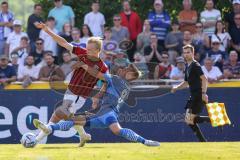 Toto-Pokal; Finale; FV Illertissen - FC Ingolstadt 04; Zweikampf Kampf um den Ball Tobias Bech (11, FCI) Kopf Alexander (8 FVI)