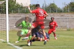 A - Junioren Bundesliga -  Saison 2023/2024 - FC Ingolstadt 04 - FSV Mainz 05 - Lous Babatz Torwart Mainz - Ognjen Drakulic rot FCI - Foto: Meyer Jürgen
