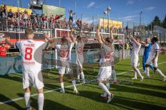 Toto-Pokal Finale; Würzburger Kickers - FC Ingolstadt 04; Sieg Jubel Freude Toto-Pokalsieg Fan Fankurve Banner Fahnen Spruchband Spieler bedanken sich bei den Fans Tanz Benjamin Kanuric (8, FCI) Pascal Testroet (37, FCI) Lukas Fröde (34, FCI) Moritz Seiff