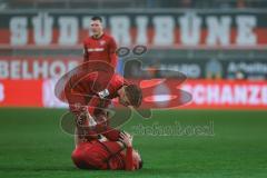 3. Liga; FC Ingolstadt 04 - MSV Duisburg; Max Besuschkow (17, FCI) am Boden Max Plath (14 FCI)