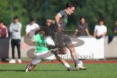 Bezirksliga - Saison 2025/26 - FC Fatih Ingolstadt - FC Gerolfing - Aaron Toski grün Fatih - David Simm (Nr.7 - FC Gerolfing) - Foto: Meyer Jürgen