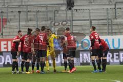 3. Liga - FC Ingolstadt 04 - Türkgücü München - Torwart Fabijan Buntic (24, FCI), Team Besprechung vor dem Spiel