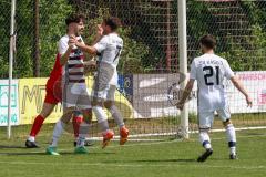 Kreisliga - Saison 2024/25- SV Kasing - TSV Kösching-  -  Der 1:0 Führungstreffer durch - Simon Renn weiss Kasing - jubel - Valentin Hafner rot Kösching - Foto: Meyer Jürgen