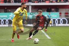 3. Liga; FC Ingolstadt 04 - FC Viktoria Köln; Torwart Dudu (1 VK) Tim Heike (9, FCI) kommt zu spät