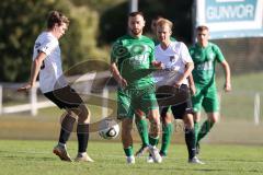 2023_10_22 - Bezirksliga - Saison 2023/24 - TSV Gaimersheim - SV Waldeck - Thomas Schreiner (Nr.27 - Gaimersheim) - Franz Huppert weiss Waldeck rechts - Philipp Kaiser weiss Waldeck links - Foto: Meyer Jürgen