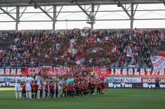 3. Liga; FC Ingolstadt 04 - Viktoria Köln; Fan Fankurve Banner Fahnen Spruchband Einlauf Kids