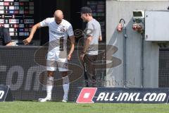 2.BL; Dynamo Dresden - FC Ingolstadt 04, Einwechslung Nico Antonitsch (5, FCI) Cheftrainer Roberto Pätzold (FCI)