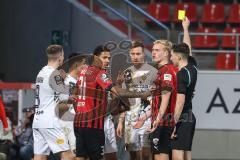 3. Liga; FC Ingolstadt 04 - Dynamo Dresden; gelbe Karte Justin Butler (31, FCI) Tobias Bech (11, FCI) Knipping Tim (4 DD) Borkowski Dennis (9 DD) Park Kyu-Hyun (2 DD)