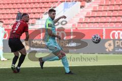 3. Liga - FC Ingolstadt 04 - 1. FC Kaiserslautern - Winkler Alexander (4 FCK) kommt Fatih Kaya (9, FCI) zuvor