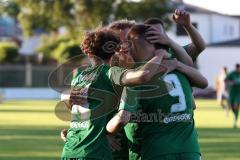 Totopokal- Saison 2023/2024 - SV Manching  - VFB Eichstätt - Der 1:0 Führungstreffer durch Fabian Neumayer (Nr.9 - SV Manching) - jubel - Selim Akdeniz (Nr.14 - SV Manching) - Foto: Meyer Jürgen