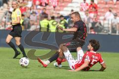 3. Liga - Saison 2025/26 - Energie Cottbus - FC Ingolstadt 04  - Mattis Hoppe (Nr.2 - FC Ingolstadt 04) - Dominik Pelivan (Nr.5 - FC Energie Cottbus) - Foto: Meyer Jürgen