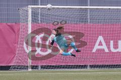 2. Fußball-Liga - Frauen - Saison 2022/2023 - FC Ingolstadt 04 - VFL Wolfsburg II - Torwart Franziska Meier (Nr.1 - FCI Frauen) wehrt den ab an die Latte - Lea Wolski (Nr.6 - FCI Frauen) - Foto: Meyer Jürgen