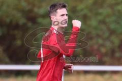 2023_11_5 - Kreisklasse - Saison 2023/24 - TSV Lenting - SV Eitensheim  -  Der 0:1 Führungstreffer durch - Tobias Dietze rot Eitensheim - jubel - Foto: Meyer Jürgen