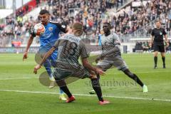 2.BL; FC St. Pauli - FC Ingolstadt 04, Nassim Boujellab (8, FCI) Medic Jakov (18 Pauli) Aremu Afeez (14 Pauli)