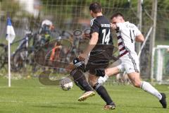 Kreisliga - Saison 2025/26- SV Karlskron - SV Kasing - Patrick Rzepka weiss Kasing - Thomas Fackler schwarz Karlskron   - Foto: Meyer Jürgen