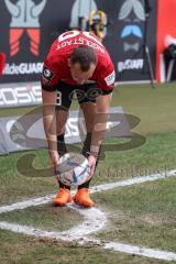 3.Liga - Saison 2022/2023 - FC Ingolstadt 04 -  - FC Freiburg II - Denis Linsenmayer (Nr.23 - FCI) beim Eckball - Foto: Meyer Jürgen