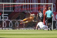 3. Liga - Saison 2024/25 - FC Ingolstadt 04 - SV Wehen Wiesbaden - Der 1:1 Ausgleichstreffer - Torwart Marius  Funk (Nr.1 - FCI) jubel - FAtih Kaya -  - XXXXX - Foto: Meyer Jürgen