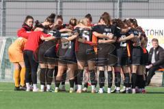 2. Bundesliga Frauen - Saison 2024/25 - FC Ingolstadt 04 Frauen - SC Sand -  Die Mannschaft bildet einen Kreis vor dem Spiel -  - XXXXX - Foto: Meyer Jürgen
