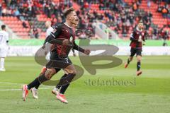 2.BL; FC Ingolstadt 04 - FC ST. Pauli; Tor Jubel Treffer Dennis Eckert Ayensa (7, FCI) mit Hans Nunoo Sarpei (18 FCI) Florian Pick (26 FCI)