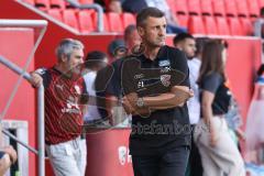 3. Liga; FC Ingolstadt 04 - TSV 1860 München; an der Seitenlinie, Spielerbank Cheftrainer Michael Köllner (FCI)