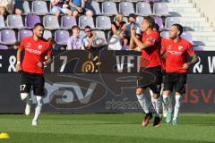 3.Liga - Saison 2022/2023 - VFL Osnabrück - FC Ingolstadt 04 - Die Spieler begrüssen die mitgereisten Fans - Tobias Schröck (Nr.21 - FCI) - Pascal Testroet (Nr.37 - FCI) - Patrick Schmidt (Nr.9 - FCI) - Foto: Meyer Jürgen