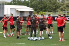 3. Liga - Saison 2024/25 - Trainingsauftakt- FC Ingolstadt 04 -  - Cheftrainerin Sabrina Wittmann (FCI) gibt Anweisungen - XXXXX - Foto: Meyer Jürgen