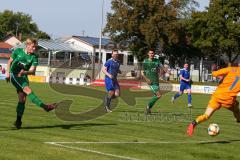 Bezirksliga Oberbayern Nord - SV Manching - SV Nord Lerchenau - Said Magomedov (#17 Manching) - Rainer Meisinger (#19 Manching) trifft zum 1:1 Ausgleichstreffer - jubel - Angermeier Mathias Torwart Lerchenau - Foto: Jürgen Meyer