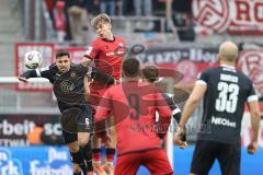 3. Liga; FC Ingolstadt 04 - Rot-Weiss Essen; Zweikampf Kampf um den Ball Max Plath (14 FCI) Arslan Ahmet (6 RWE)