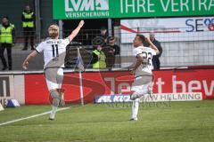 3. Liga; SV Meppen - FC Ingolstadt 04; Tor Jubel Treffer Tobias Bech (11, FCI) läuft jubelnd zu den mitgereisten Fans mit Marcel Costly (22, FCI)