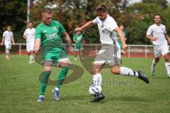 Kreisklasse - Saison 2026/27- TSV Lenting - FC Arnsberg-  - Denis Bronzel grün Lenting - Christian Pintaske weiss Arnsberg  - Foto: Meyer Jürgen