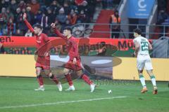 3. Liga; FC Ingolstadt 04 - TSV 1860 München; Max Besuschkow (17, FCI) Mads Borchers (9, FCI) monieren zum Schiedsrichter