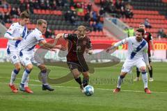 2.BL; FC Ingolstadt 04 - Karlsruher SC; Maximilian Beister (11, FCI) druch de Mitte