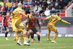 3. Liga; FC Ingolstadt 04 - SG Dynamo Dresden; Felix Keidel (43, FCI) Hauptmann Niklas (27 DD) Bünning Lars (23 DD)