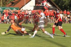 Toto Pokal - Saison 2022/2023 - SpVgg Heßdorf - FC Ingolstadt 04 - Torwart Sebastian Heinlein (Nr.1 - SpVgg Hessdorf) - Röhl Merlin (Nr.34 - FCI) - Foto: Meyer Jürgen