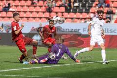 3. Liga; FC Ingolstadt 04 - 1. FC Schweinfurt 05; Torchance verpasst Max Besuschkow (17, FCI) Torwart Stahl Toni (1 S05) Fredrik Carlsen (8, FCI)