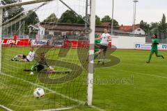 Toto-Pokal Donau/Isar 21/22 - TSV Gaimersheim - FC Gerolfing - Der 0:2 Führungstreffer für Gerolfing - Lukas Achhammer grün Gerolfing - Benedikt Leixner Torwart Gaimersheim - Foto: Meyer Jürgen