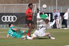 Bayernliga Nord - Saison 2023/24 - FC Ingolstadt 04 II - TSV Neudrossenfeld - Michael Udebuluzor (Nr.11 - FCI) - Gareis Daniel links Neudrossenfeld - Grüner Tobias Torwart Neudrossenfeld - Foto: Meyer Jürgen